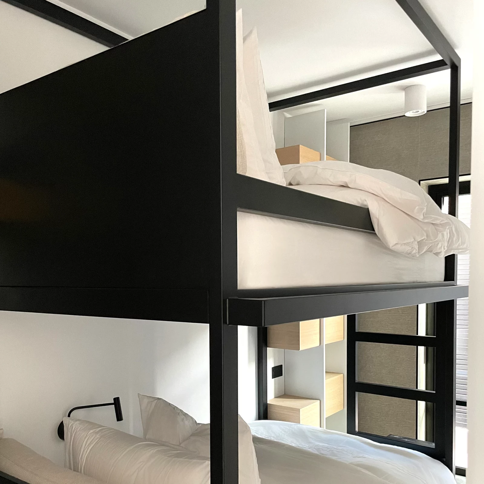 Mediterranean Four-Poster